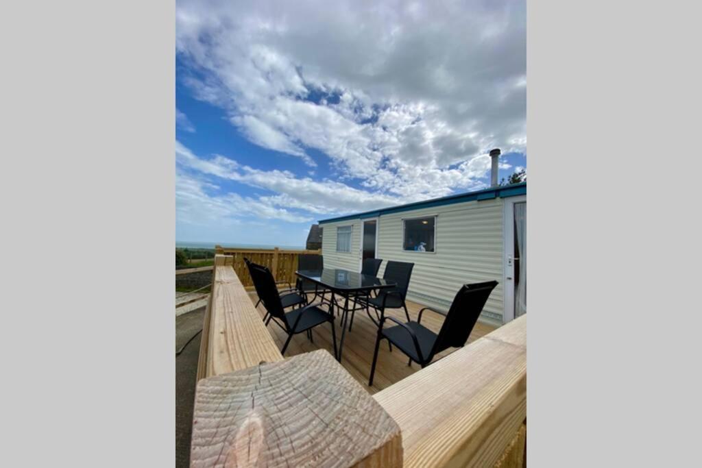 Snowdon Bay - North Wales - Stunning Llyn Peninsula Mountain & Ocean Views - Wilde Retreats Villa Pwllheli Exterior photo