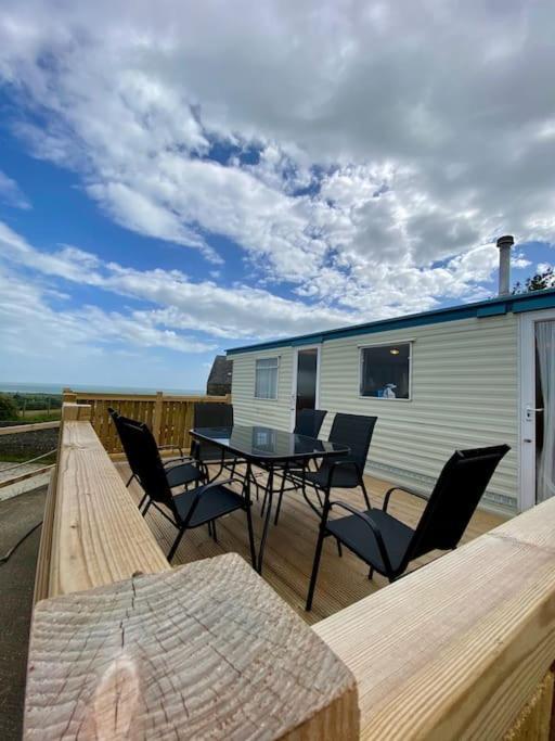Snowdon Bay - North Wales - Stunning Llyn Peninsula Mountain & Ocean Views - Wilde Retreats Villa Pwllheli Exterior photo